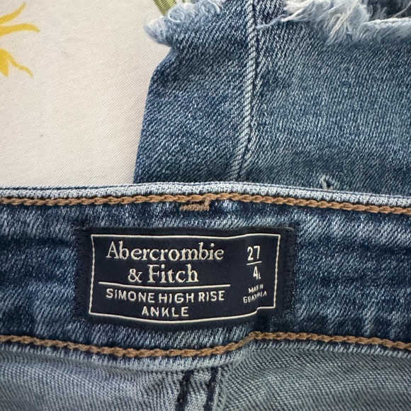 A&F Simone high rise ankle jeans 27/4s - Picture 2 of 2